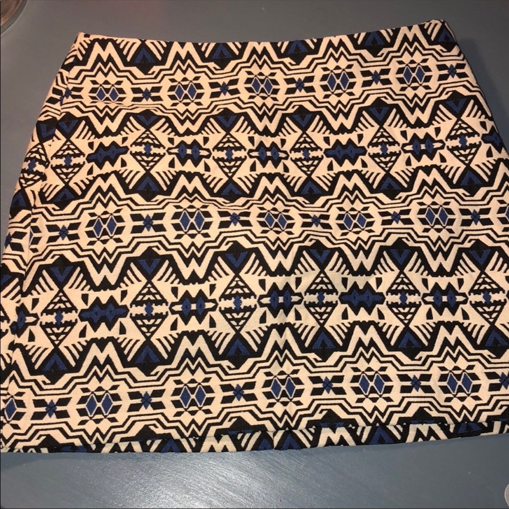 H&M Patterned Skirt - Picture 2 of 4